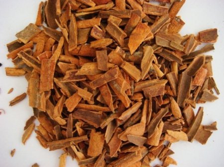 قرفة عيدان كسر